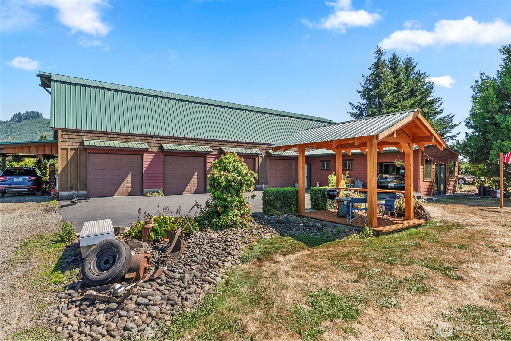 main property photo 14