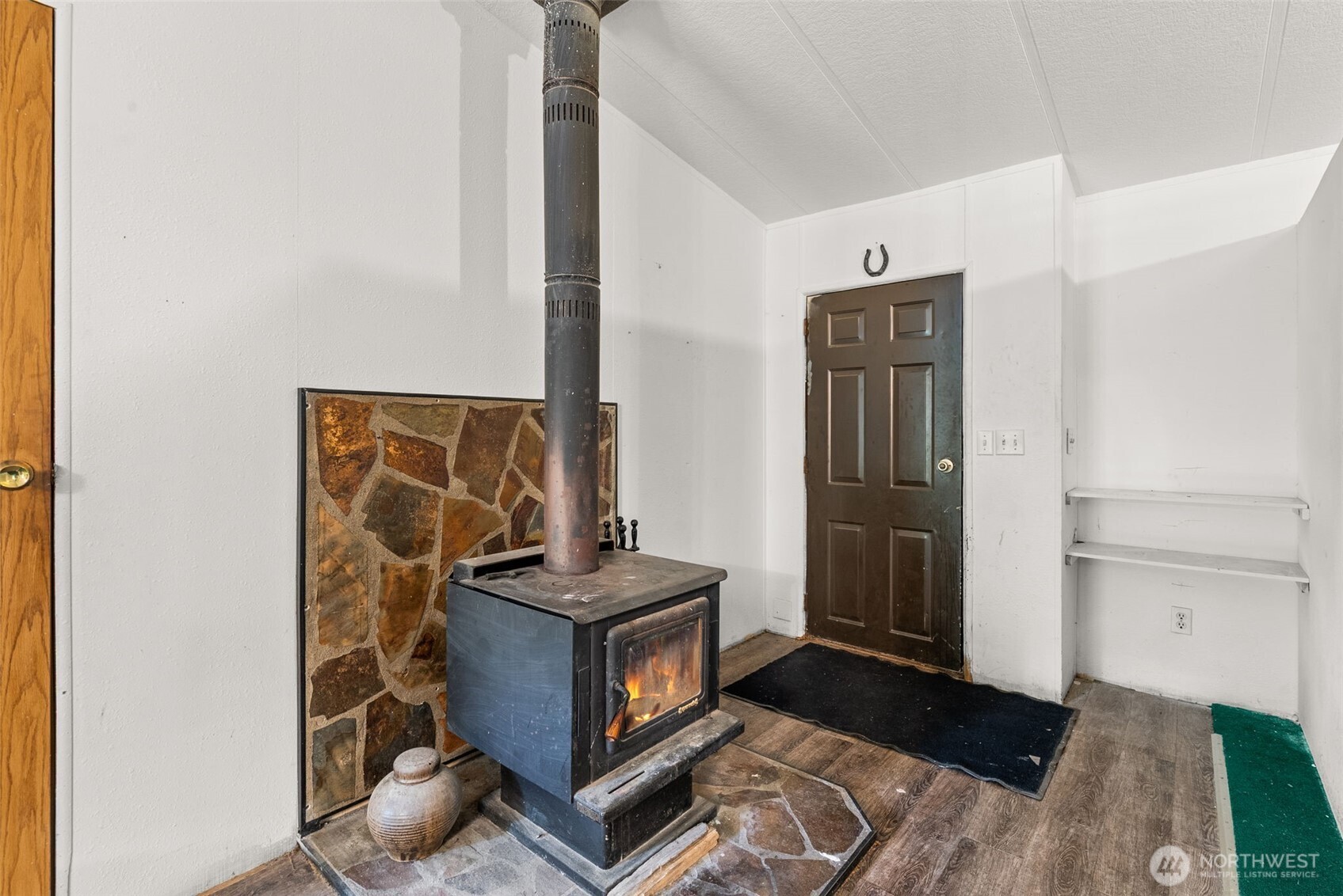 property viewer photo 6