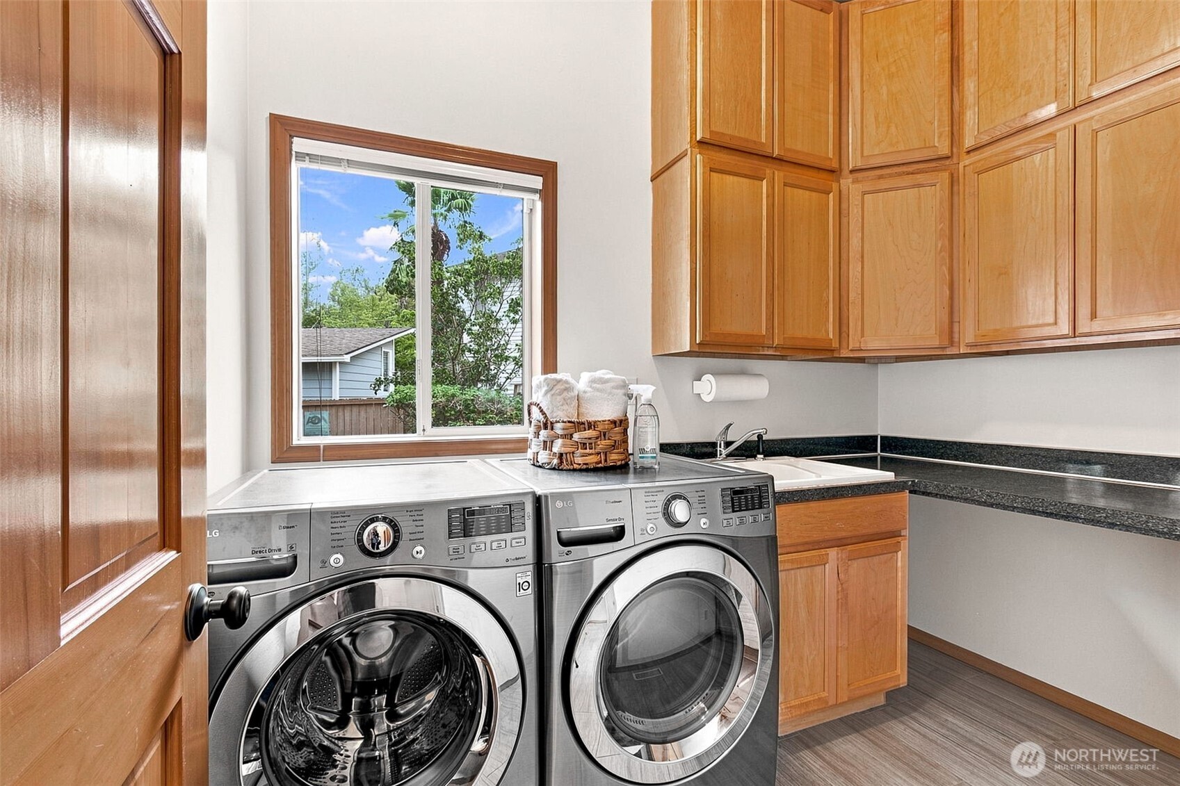 property viewer photo 15