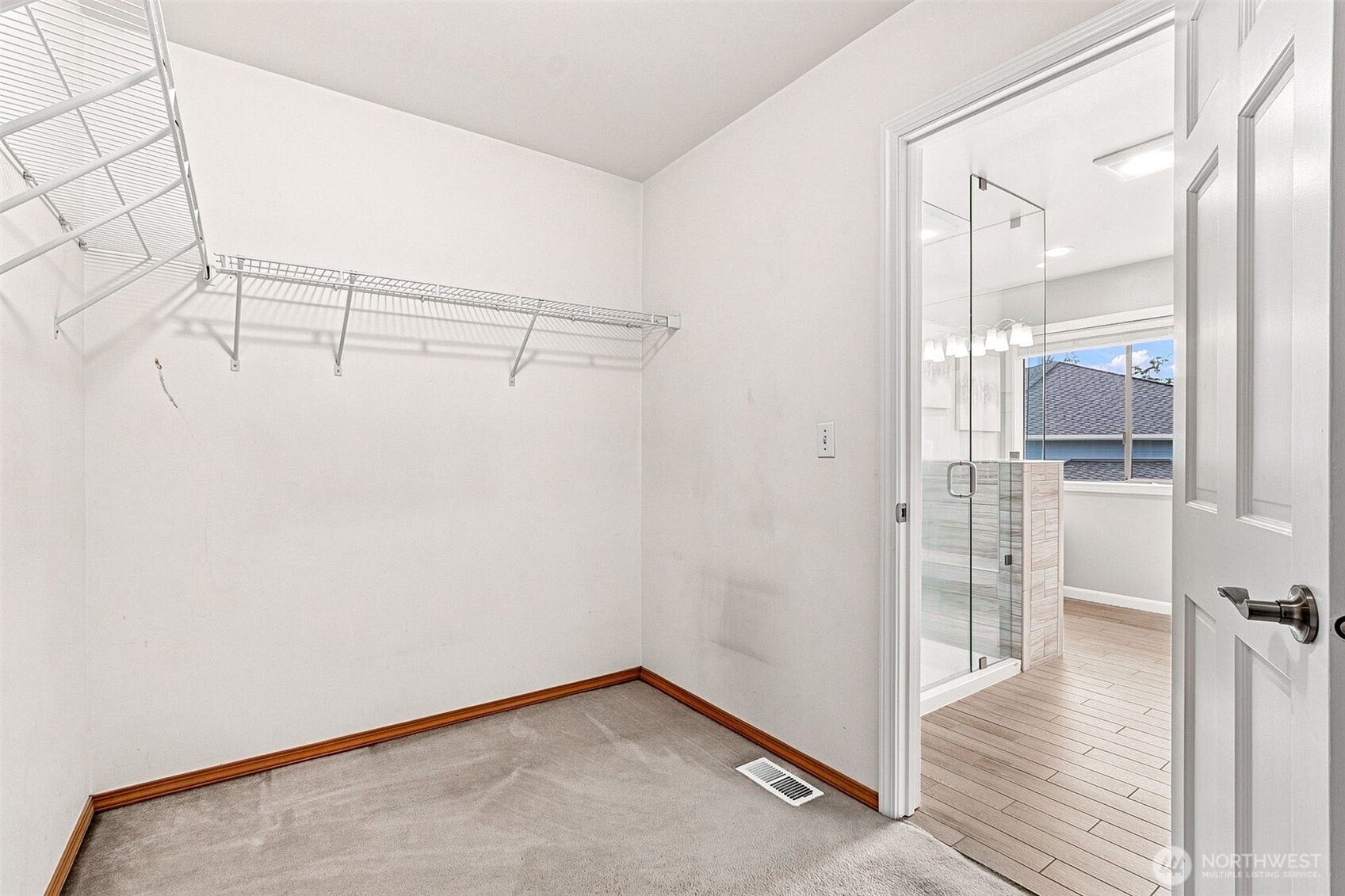 property viewer photo 21