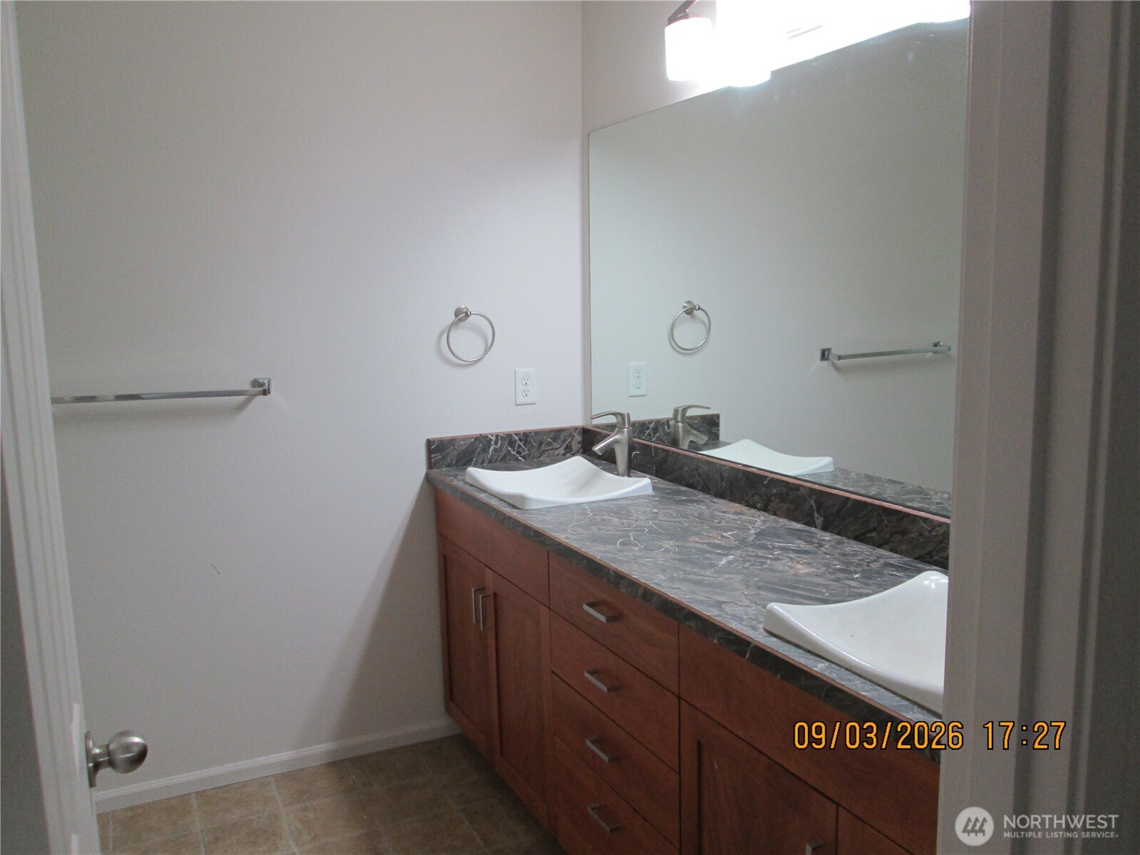property viewer photo 9