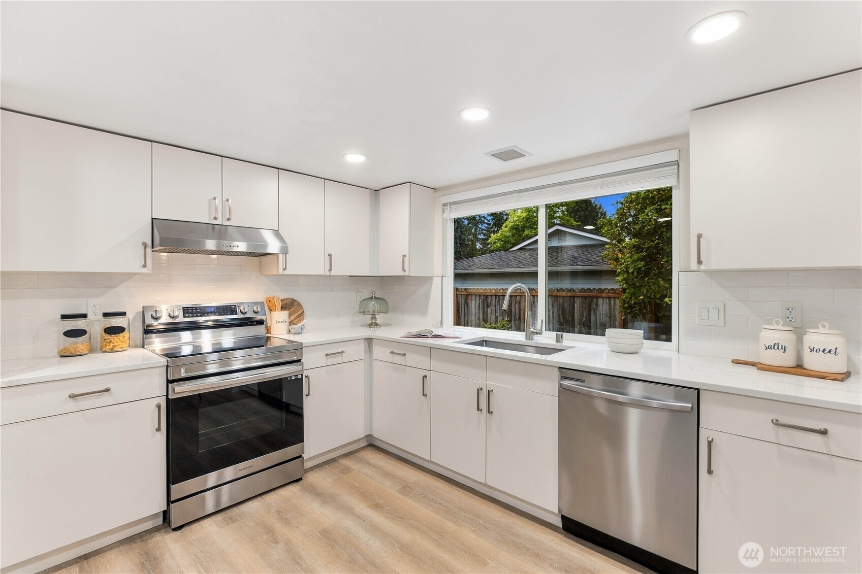 property viewer photo 10
