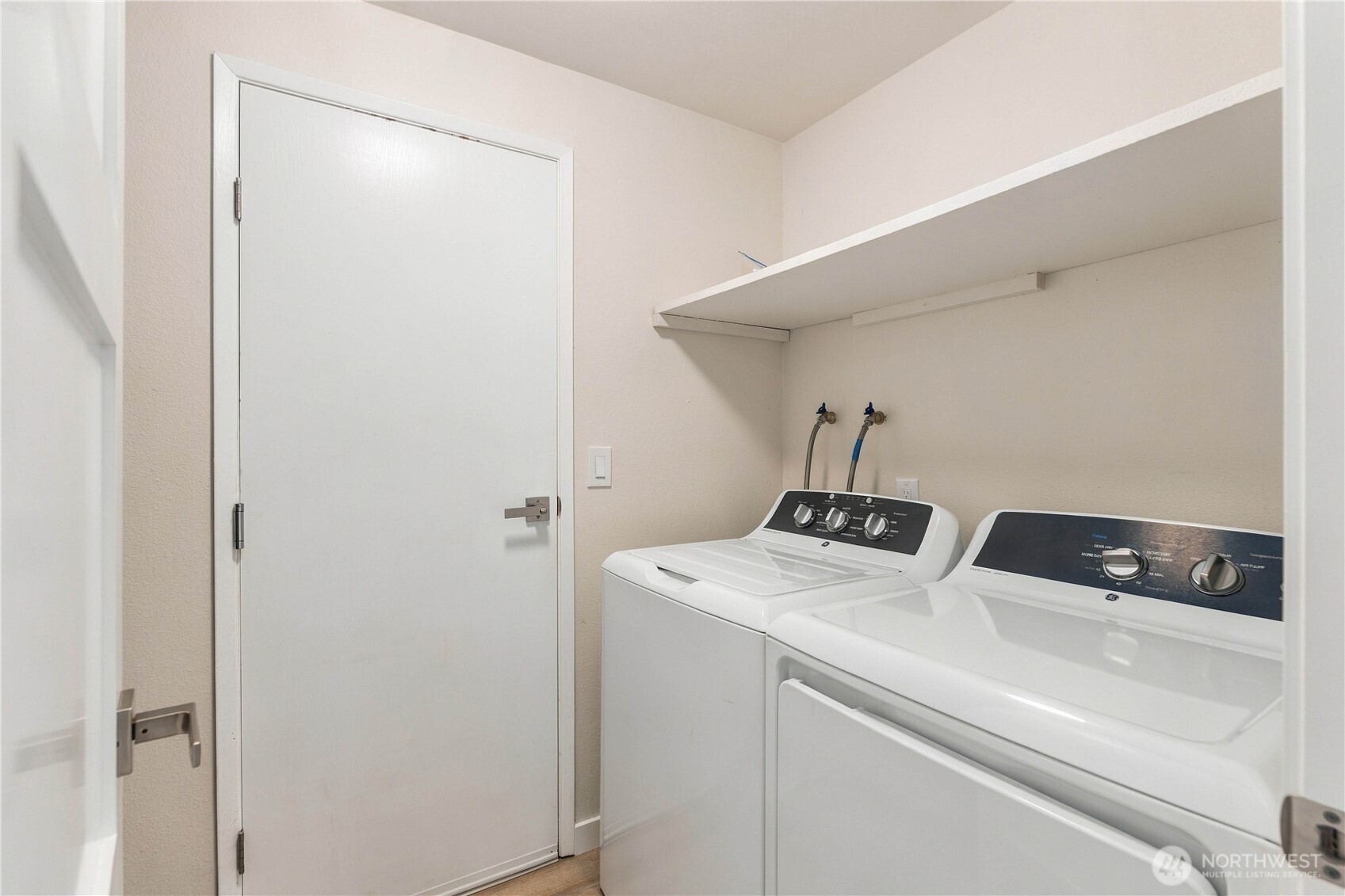 property viewer photo 16