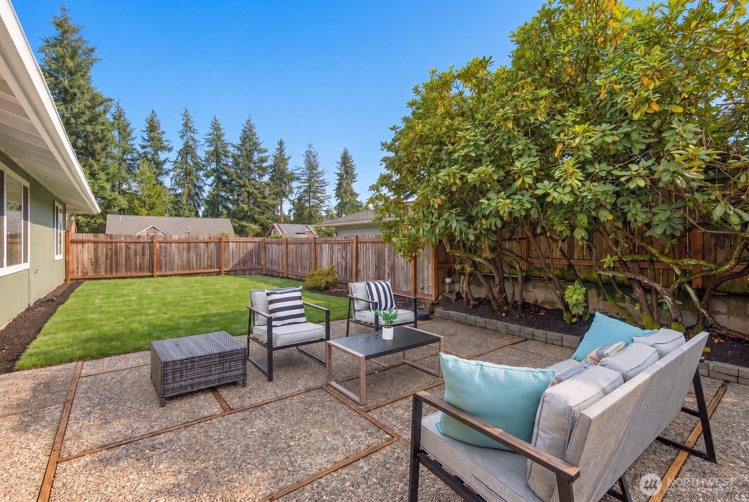 property viewer photo 26