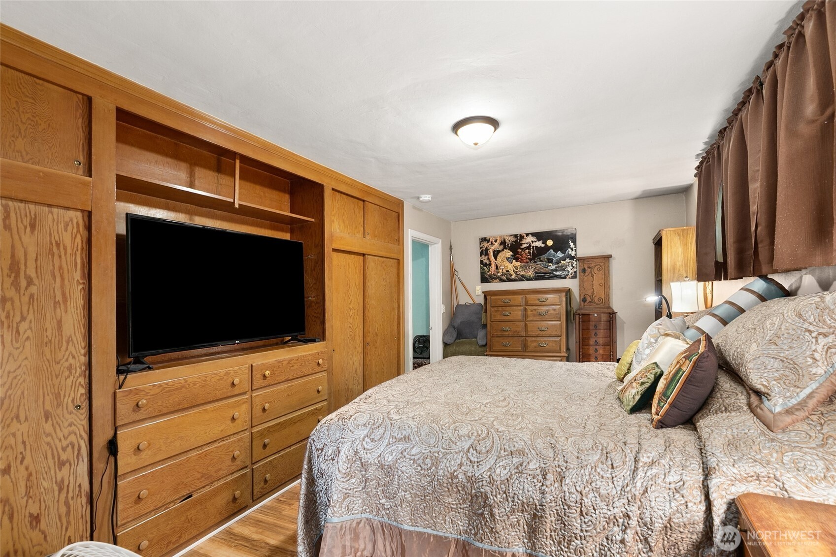 main property photo 17