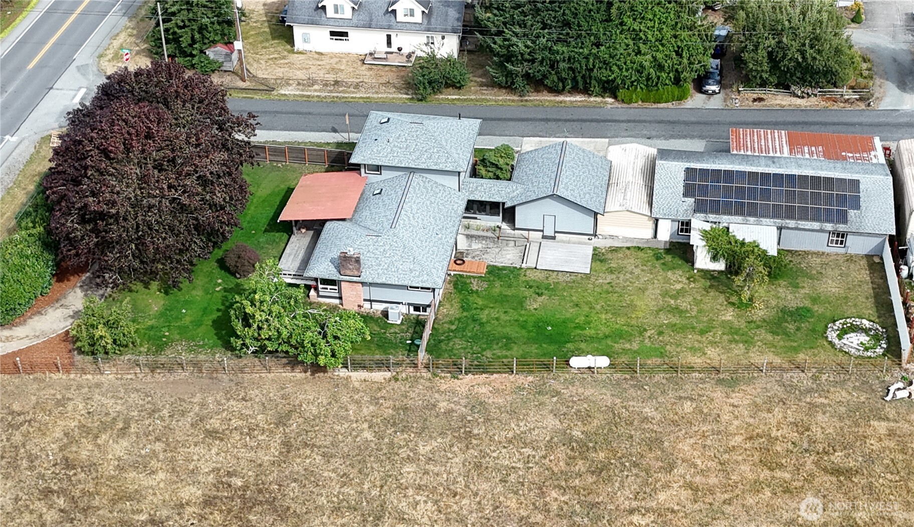 main property photo 31