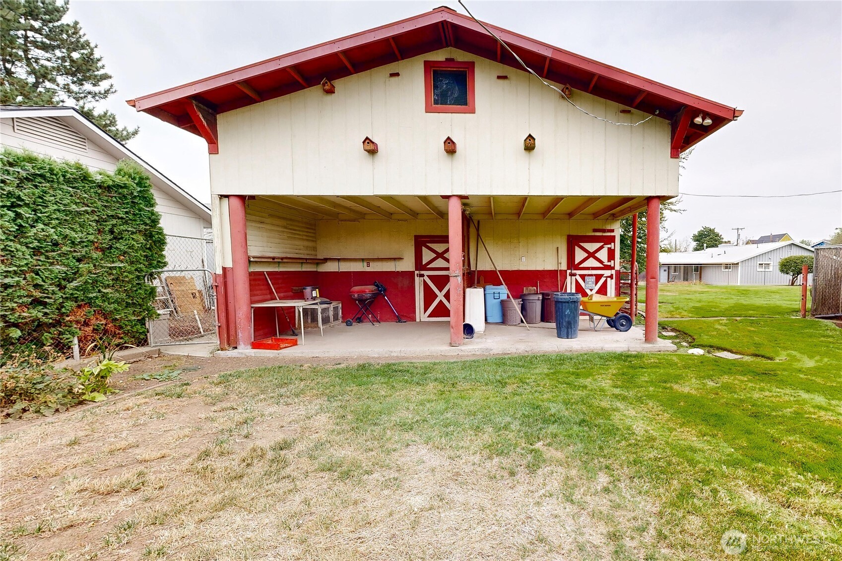main property photo 33