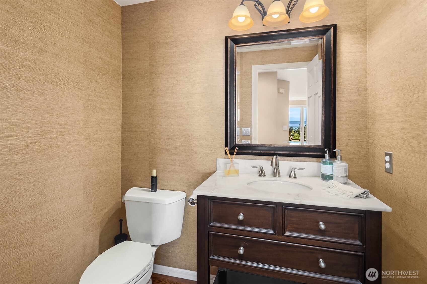 property viewer photo 18