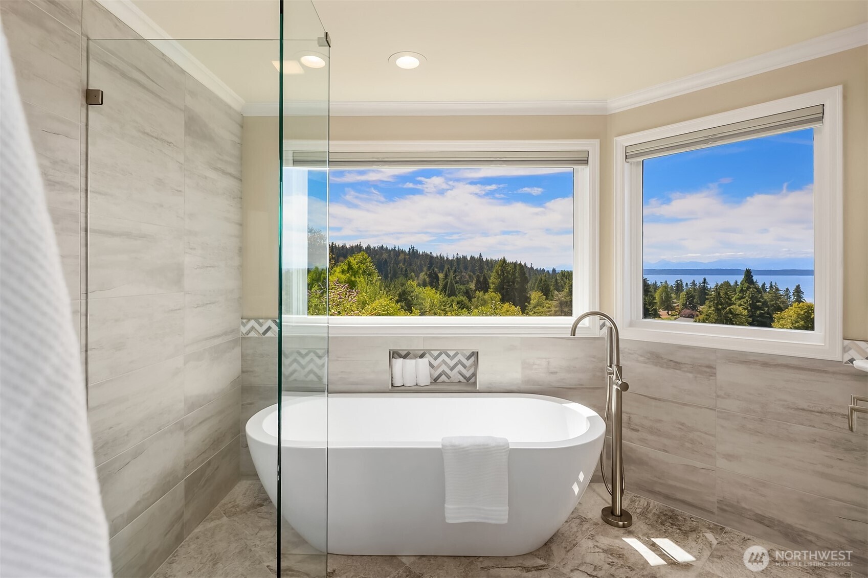 property viewer photo 24