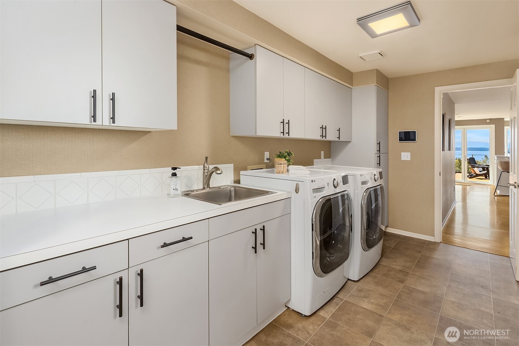 property viewer photo 29