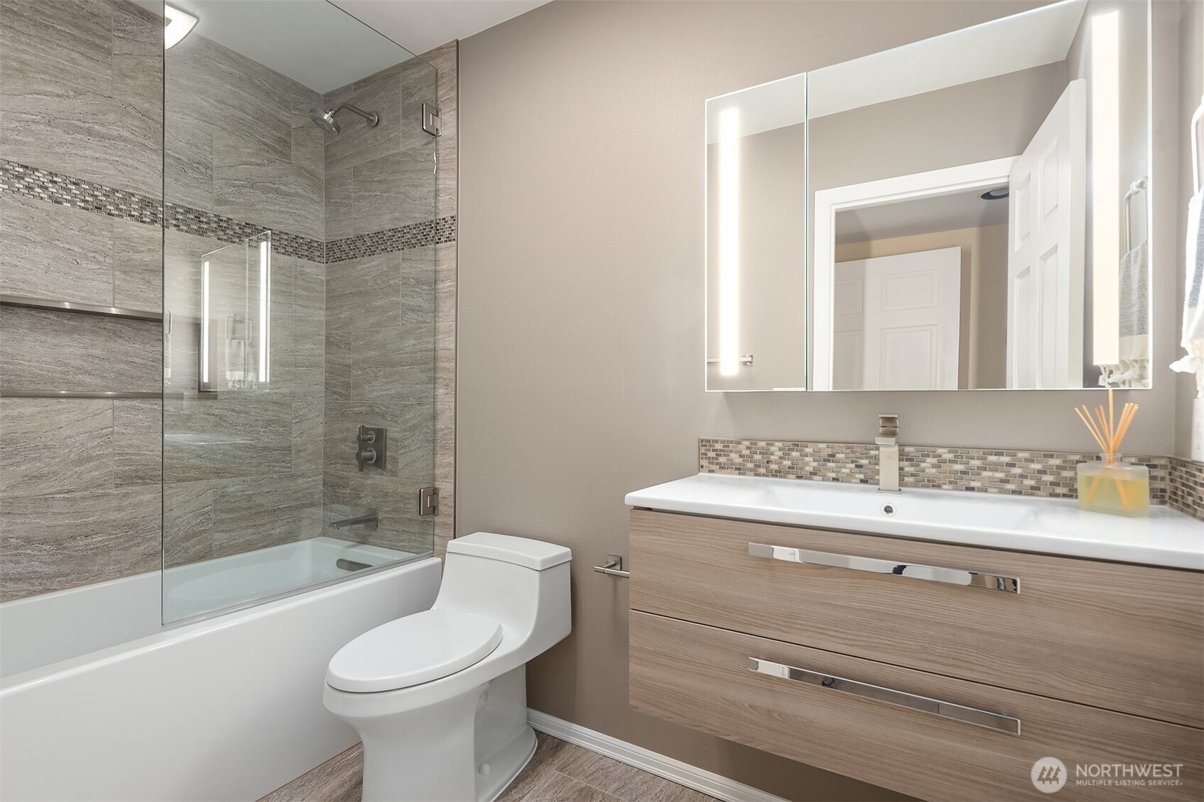 property viewer photo 35