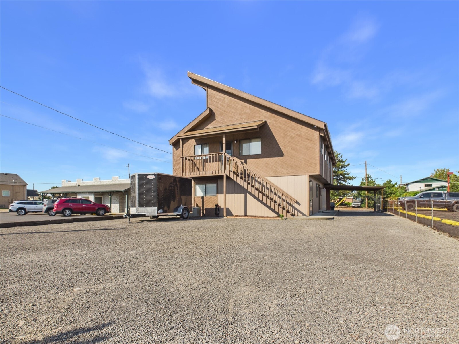 main property photo 5