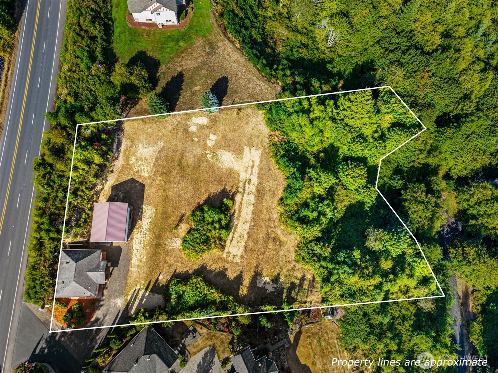 main property photo 28