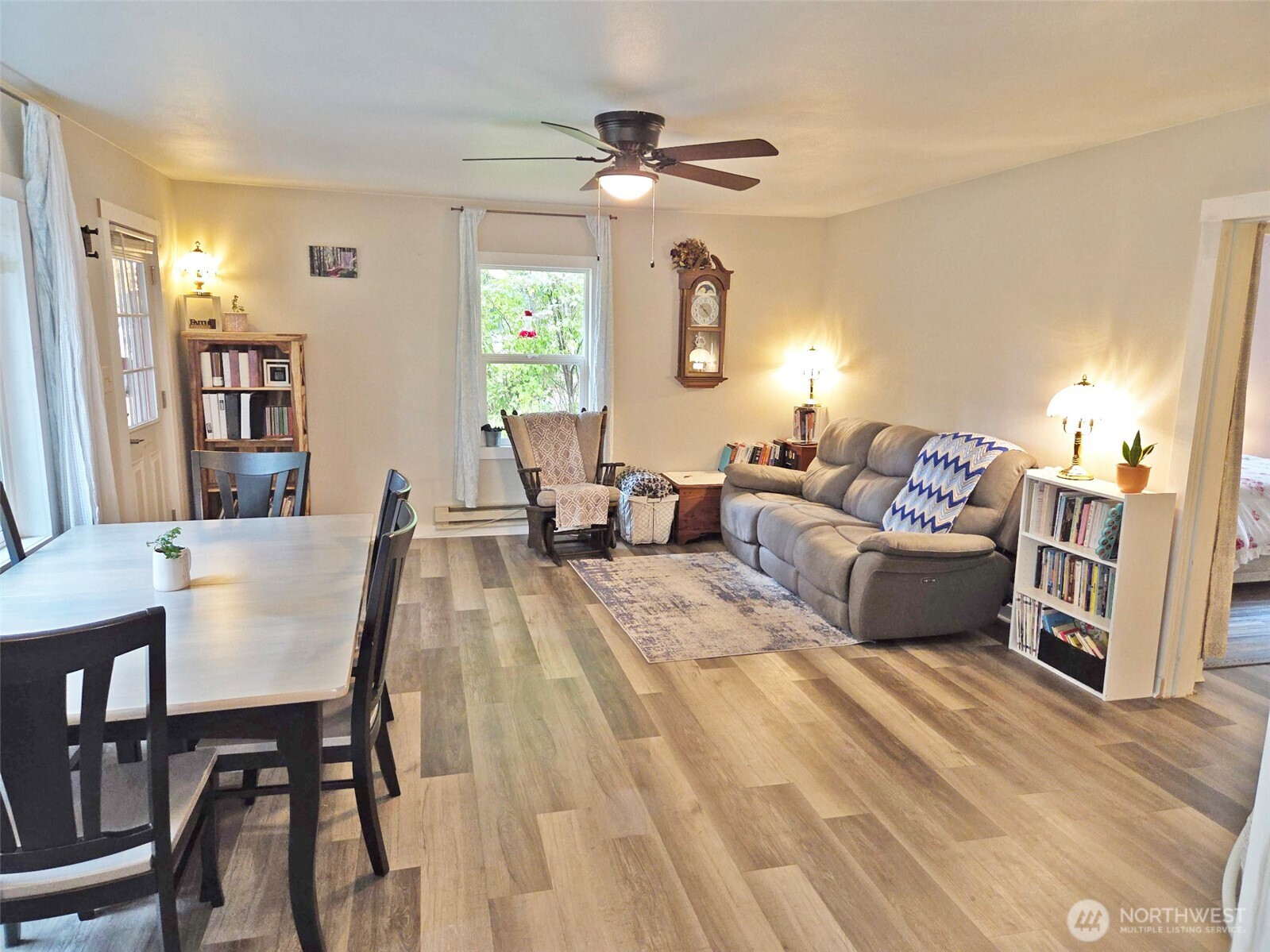 property viewer photo 25