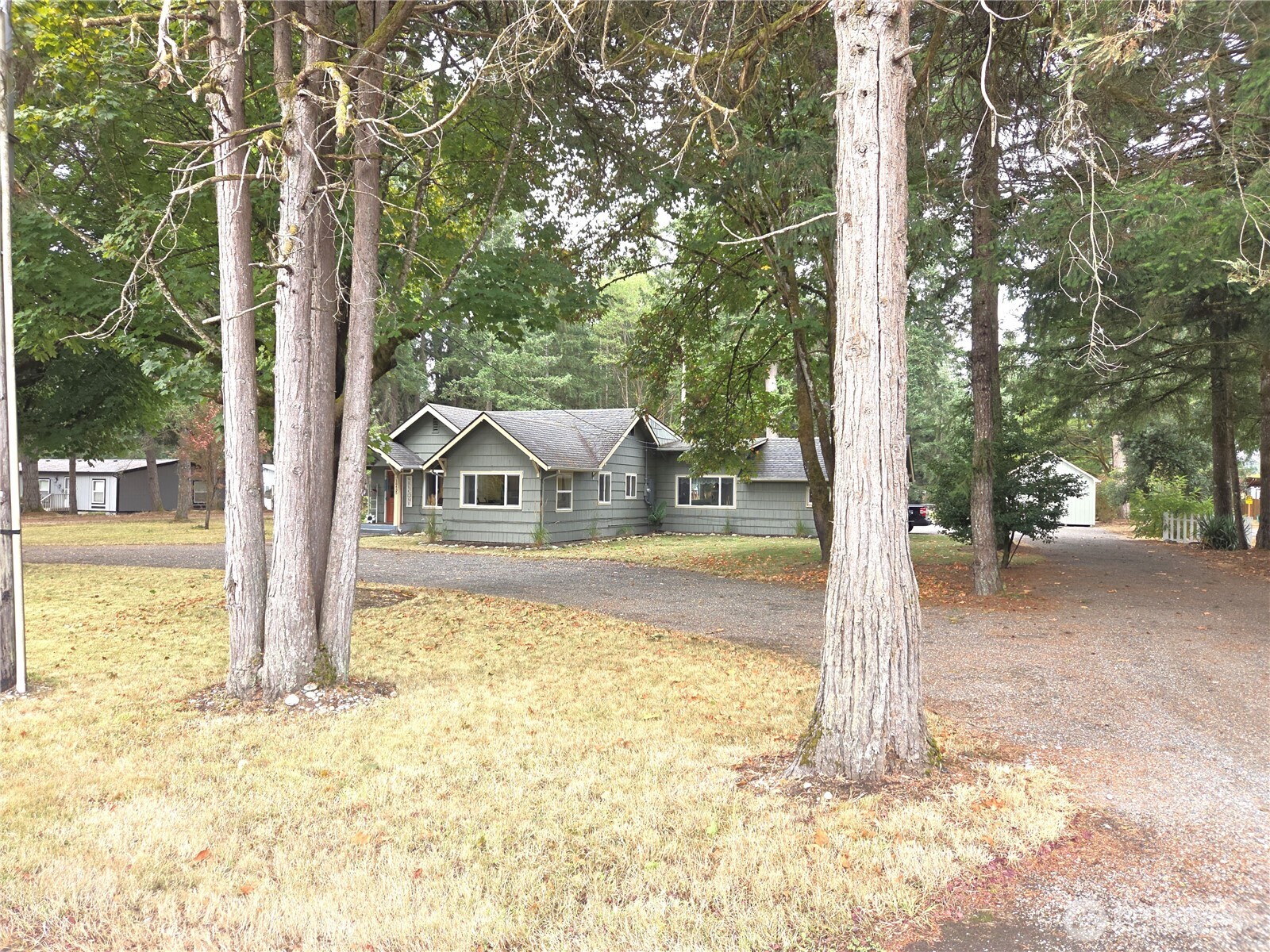 property viewer photo 3