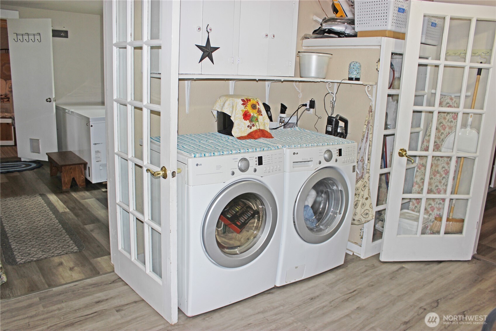property viewer photo 36