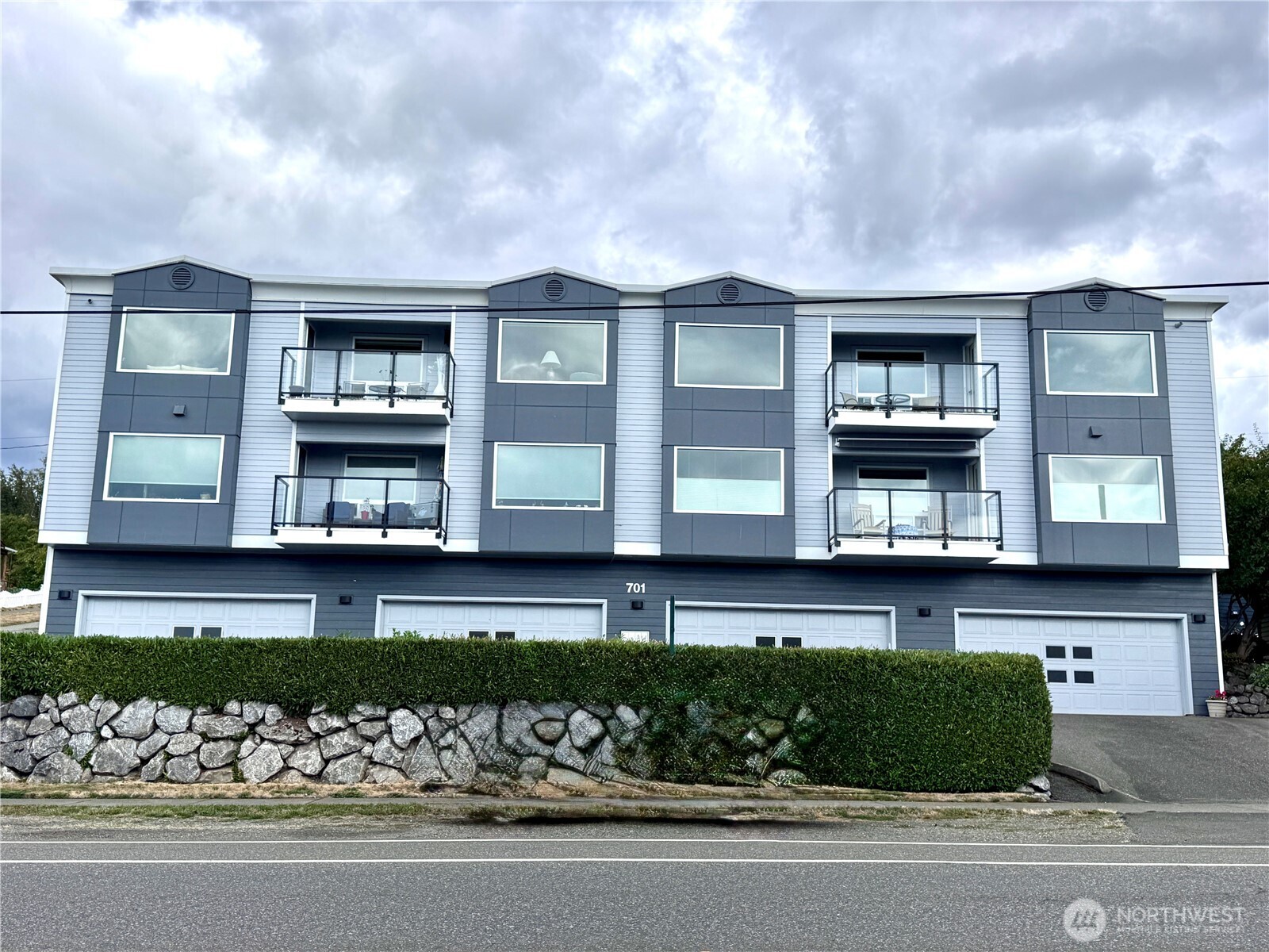 property viewer photo 1