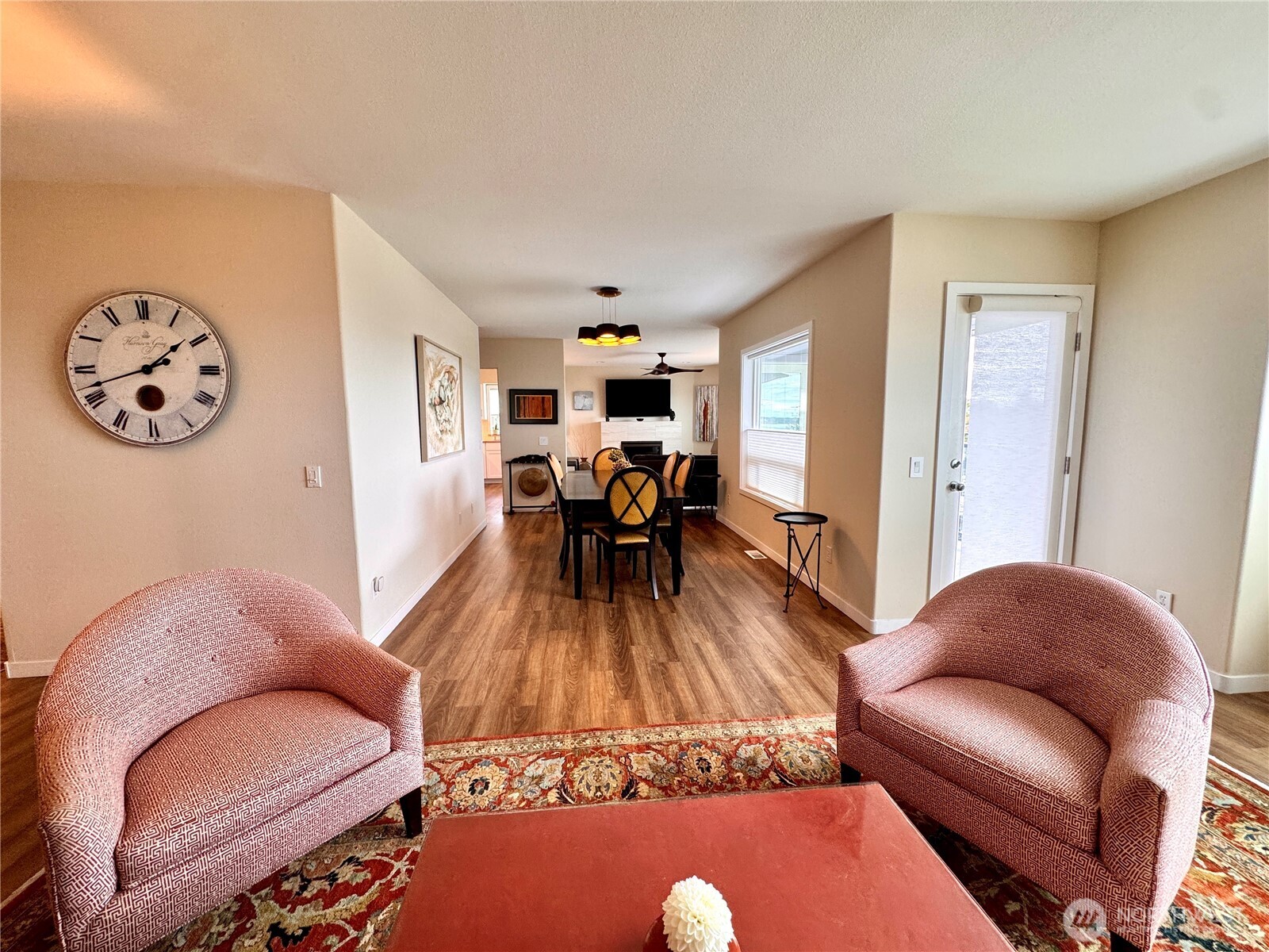 property viewer photo 3