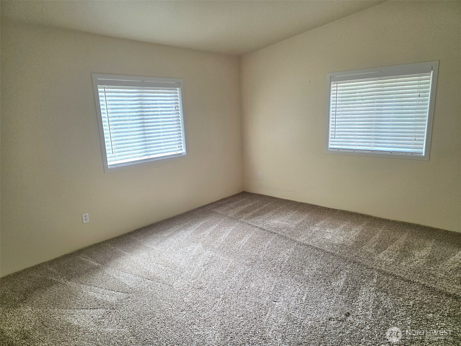 property viewer photo 10