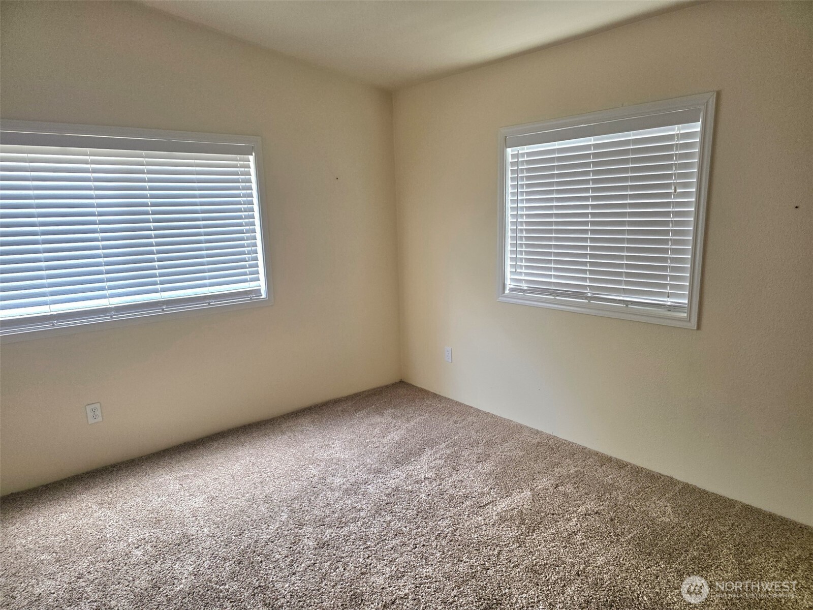 property viewer photo 11