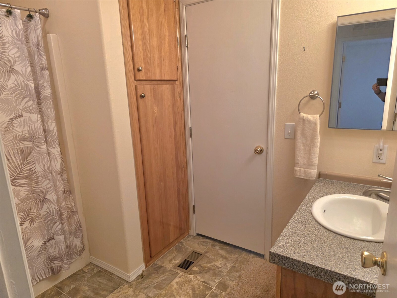 property viewer photo 13