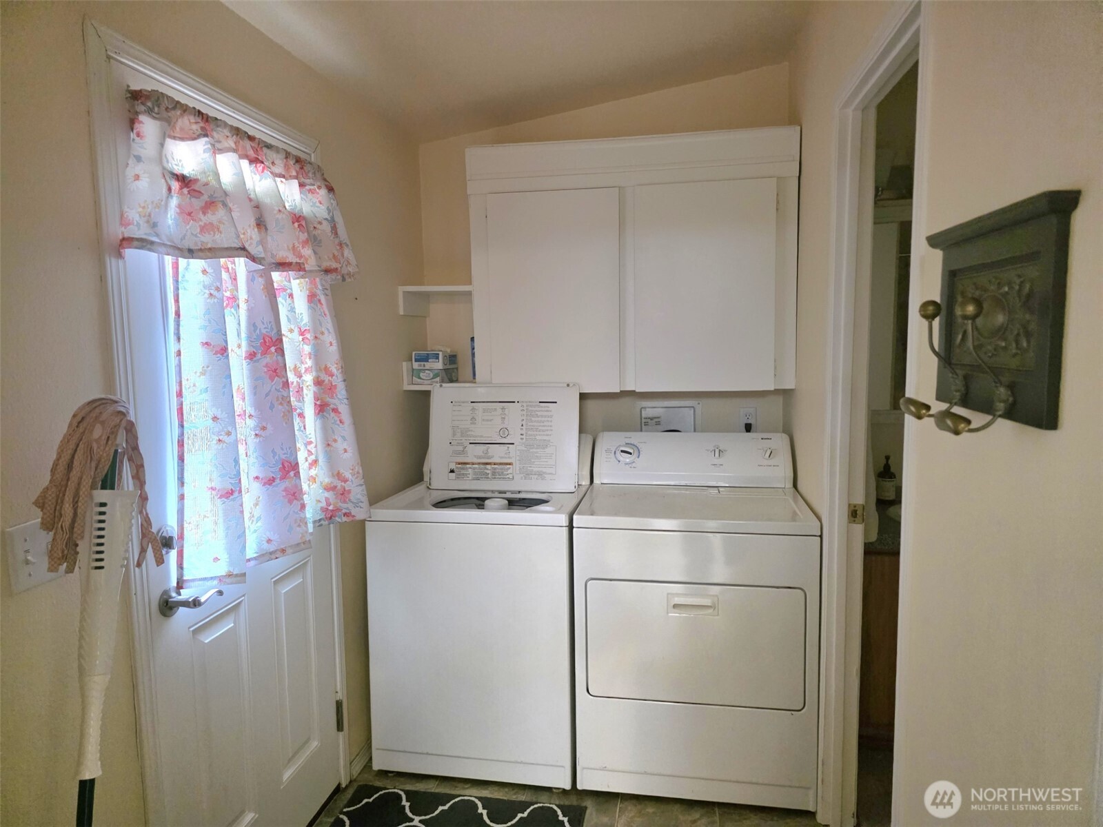 property viewer photo 16