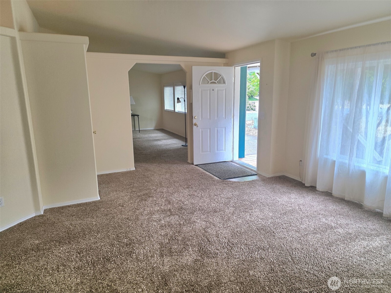 property viewer photo 7