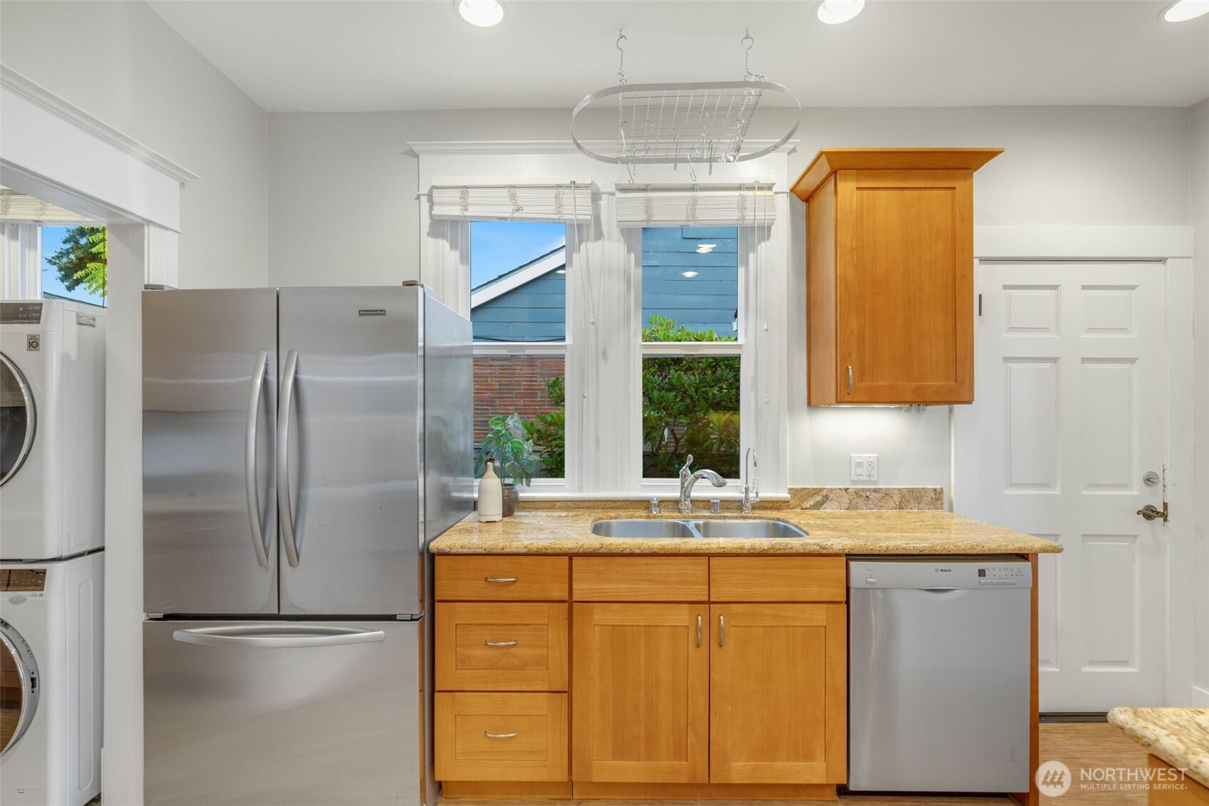 property viewer photo 9