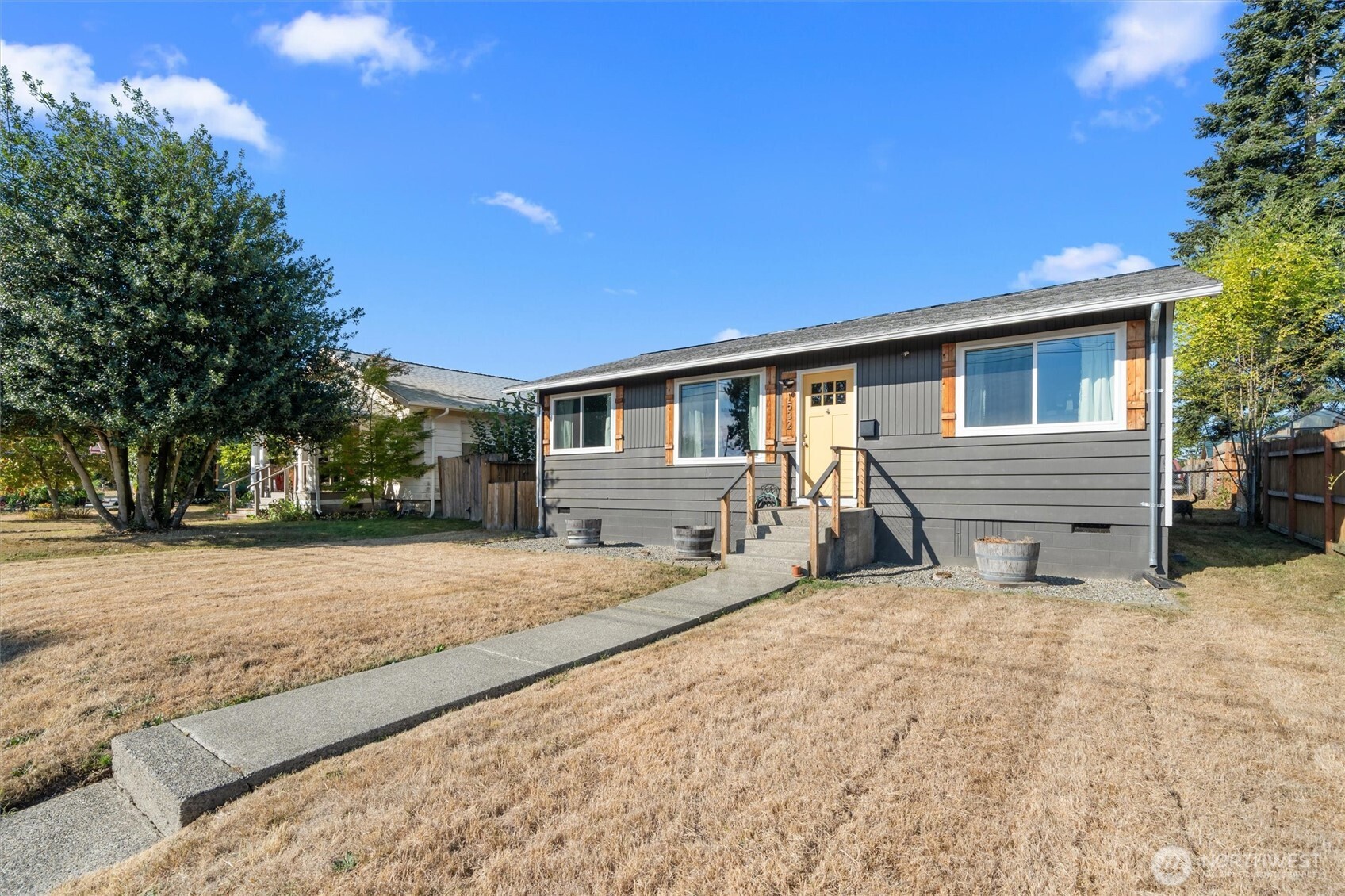 property viewer photo 3