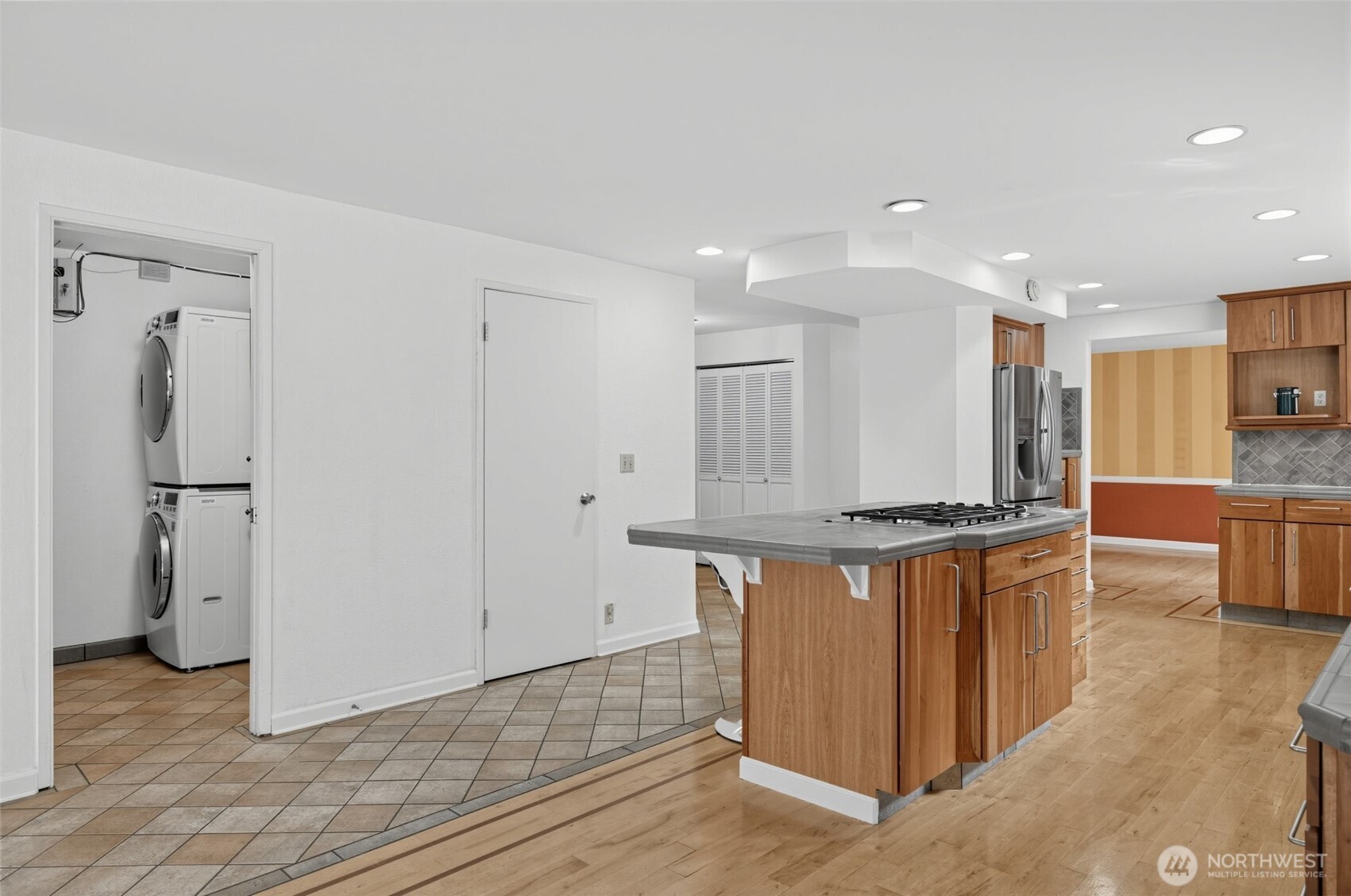 property viewer photo 12