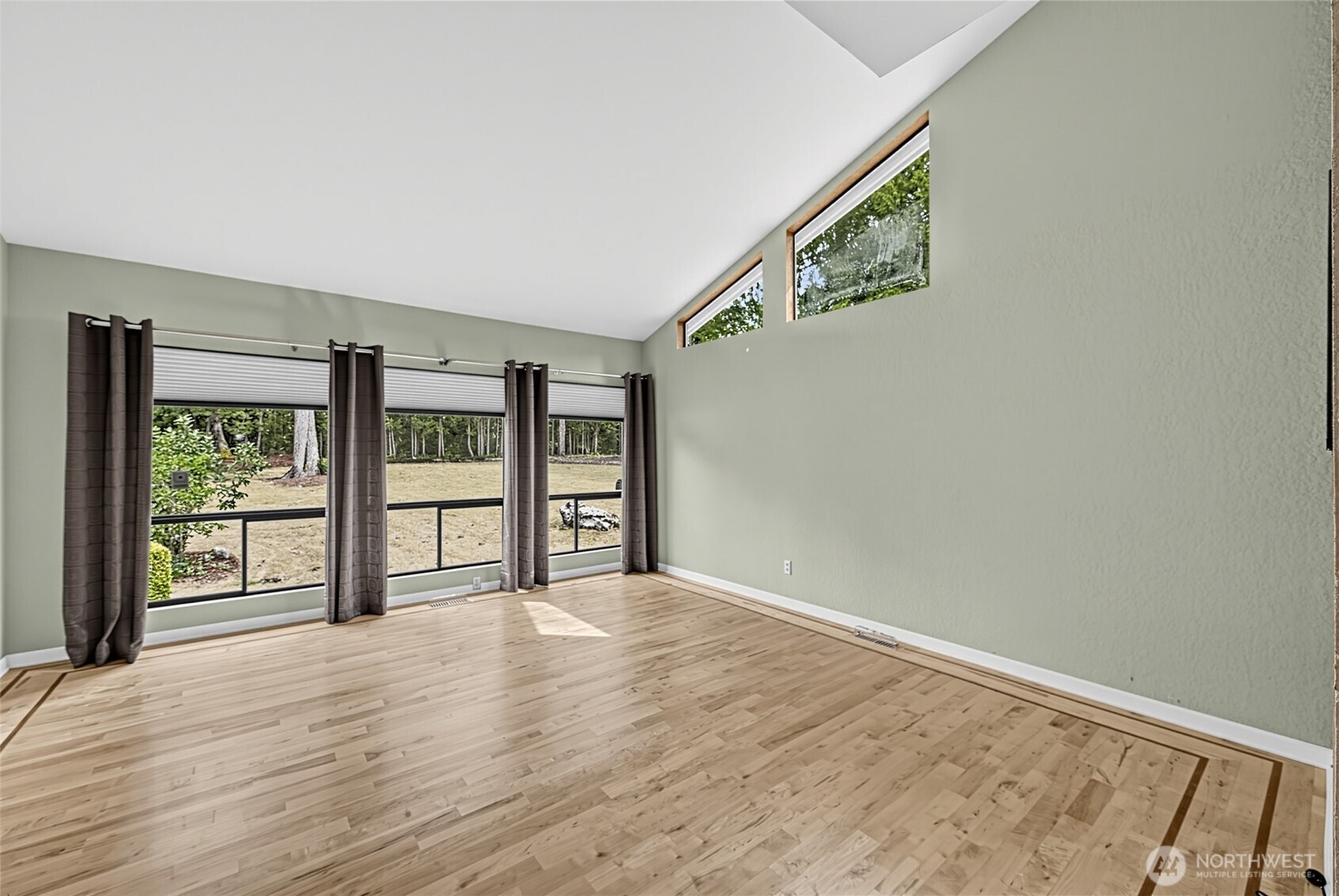 property viewer photo 16