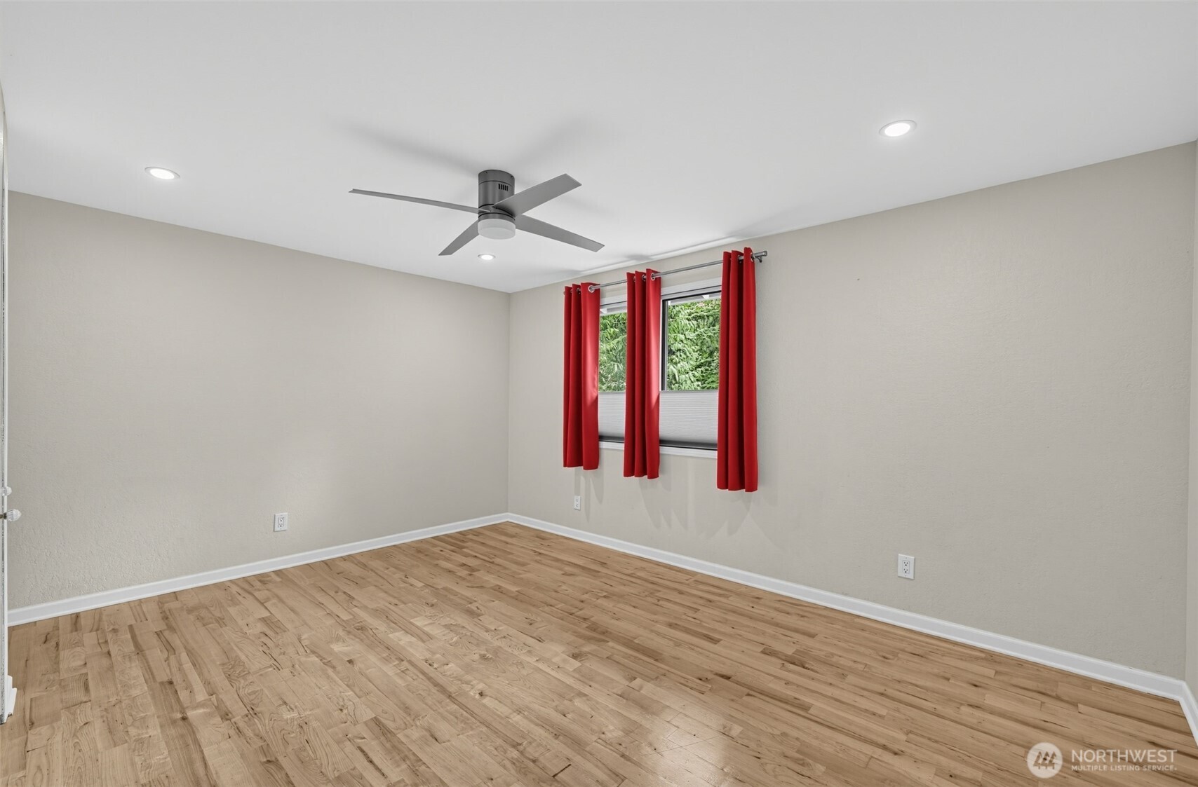 property viewer photo 25