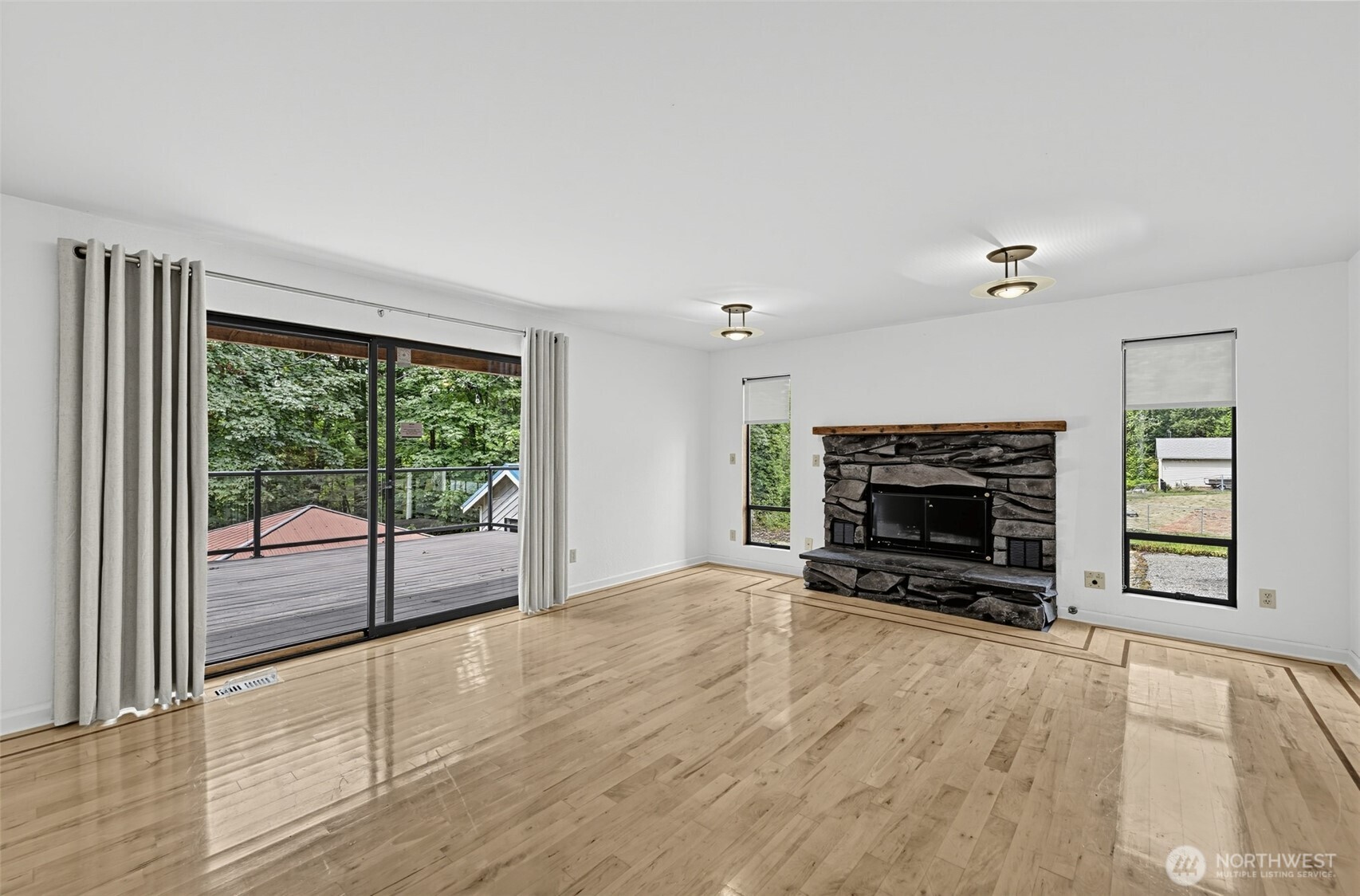 property viewer photo 6