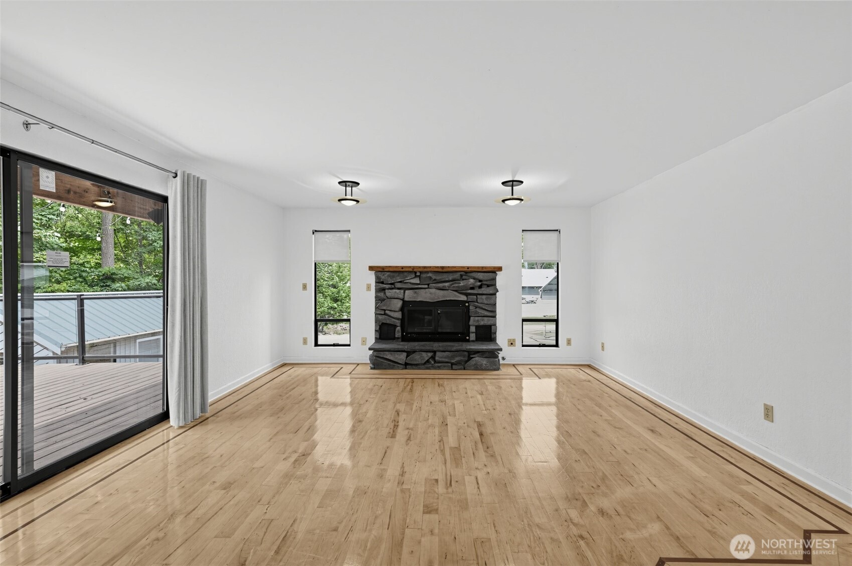 property viewer photo 7
