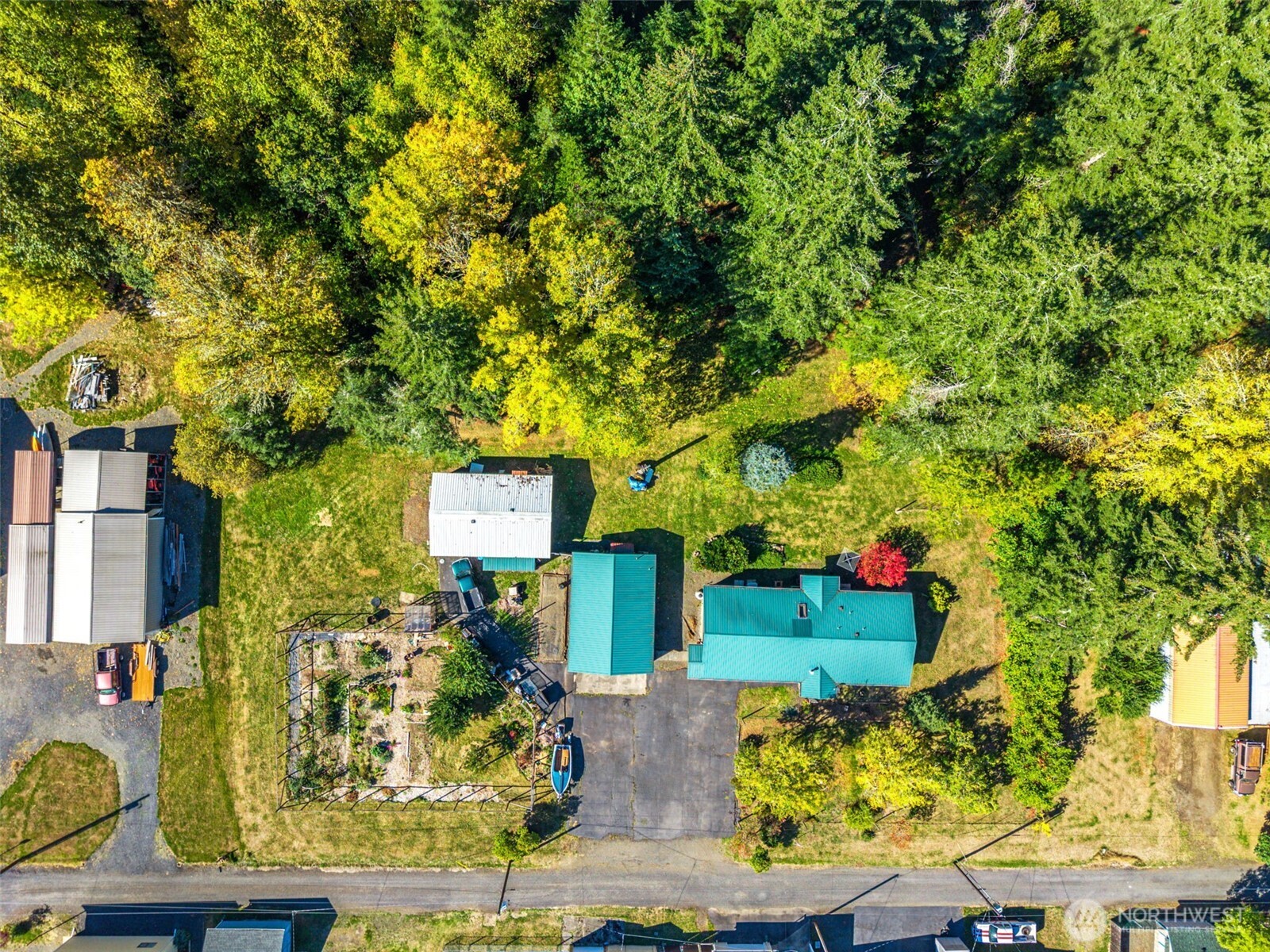 main property photo 36