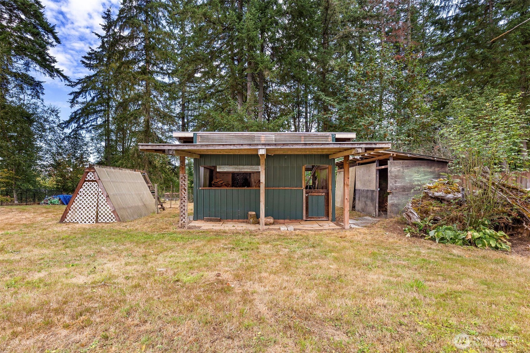 main property photo 34