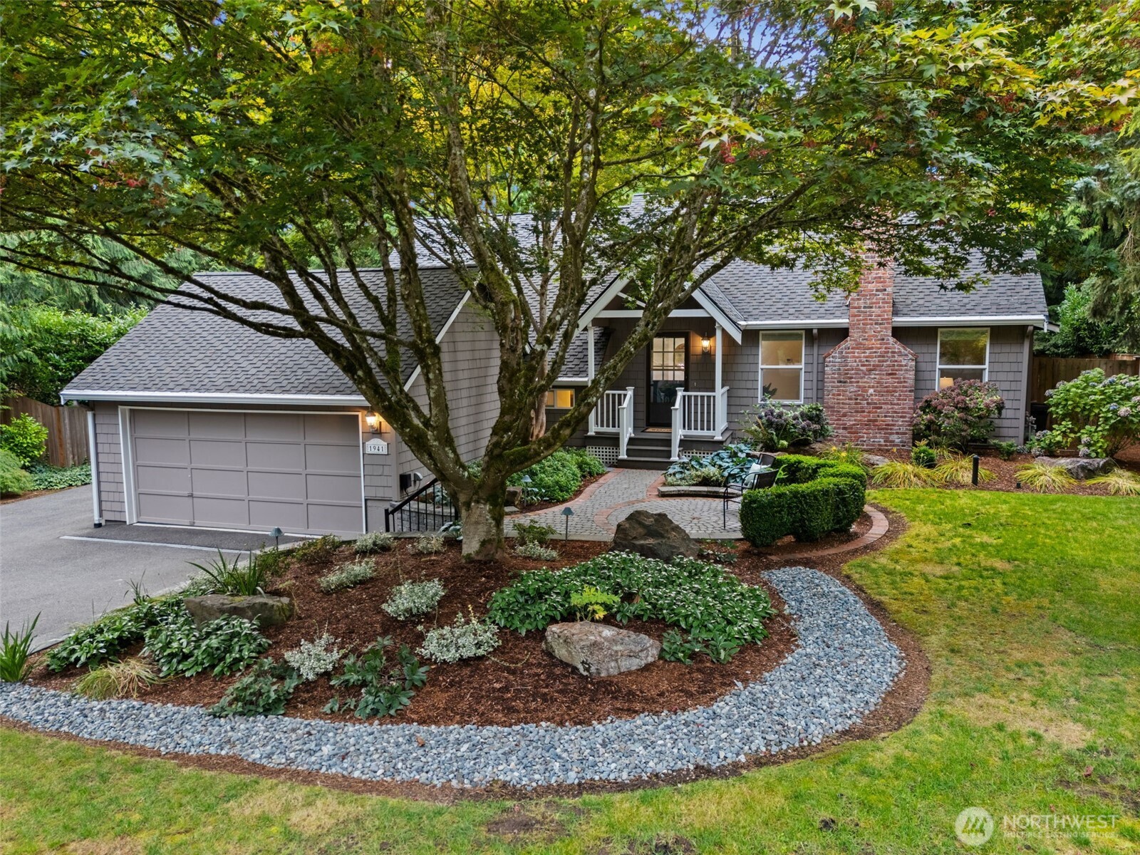 property viewer photo 1