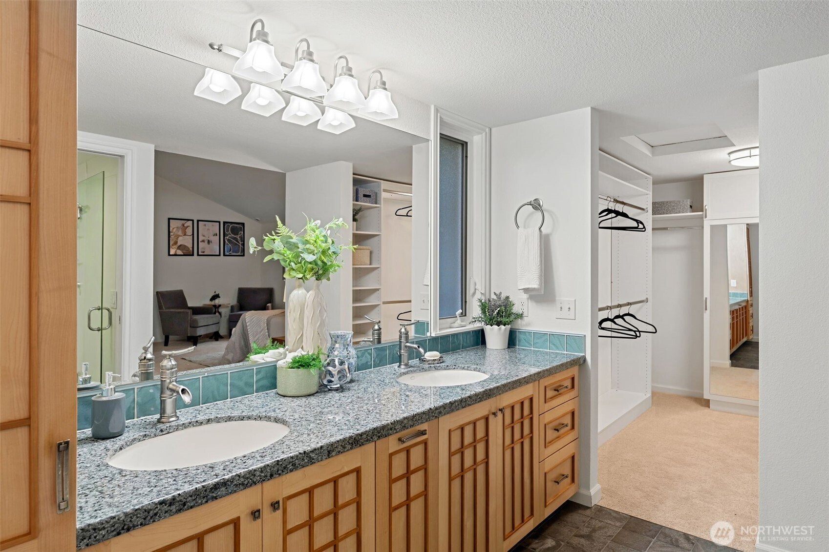 property viewer photo 25