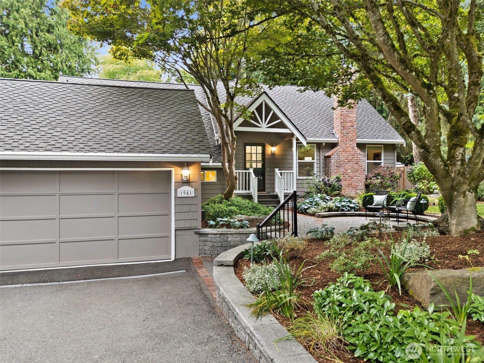 property viewer photo 3