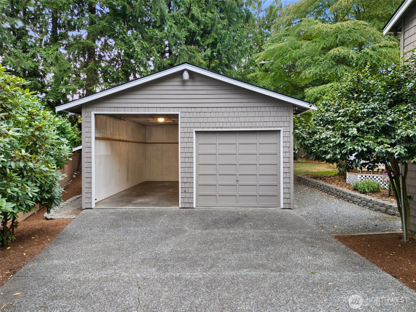 property viewer photo 33