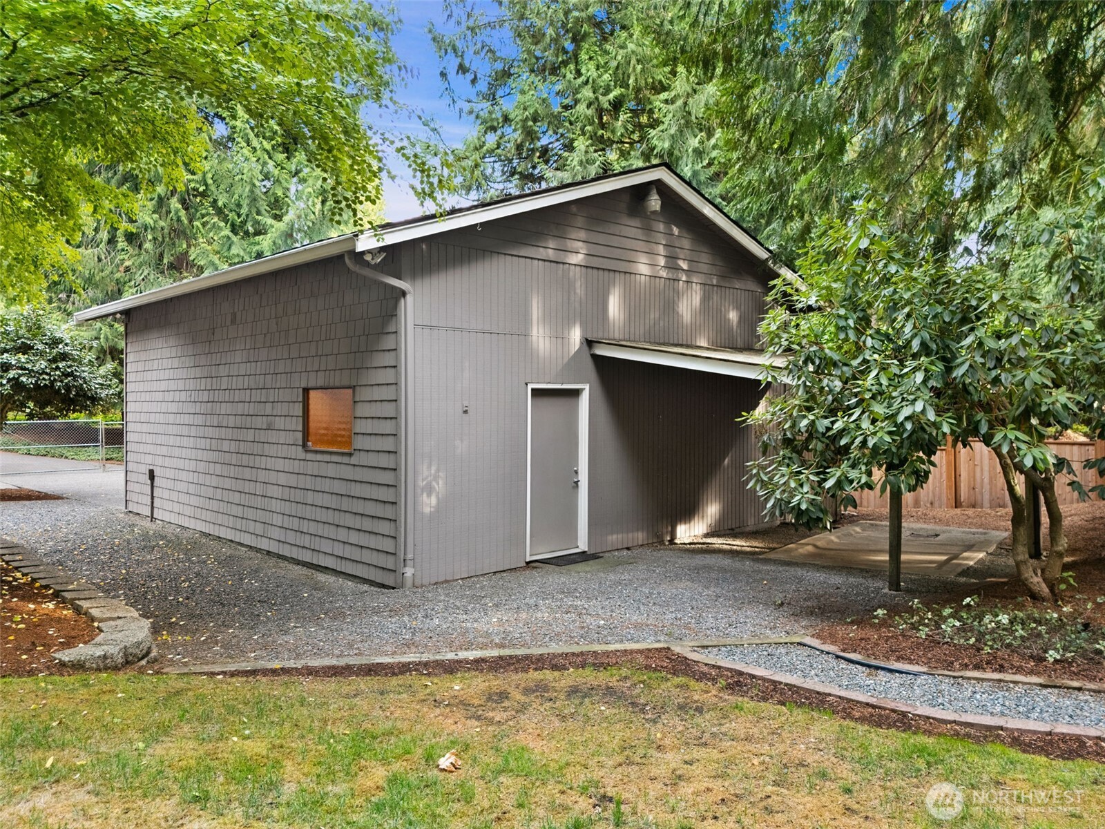 property viewer photo 34