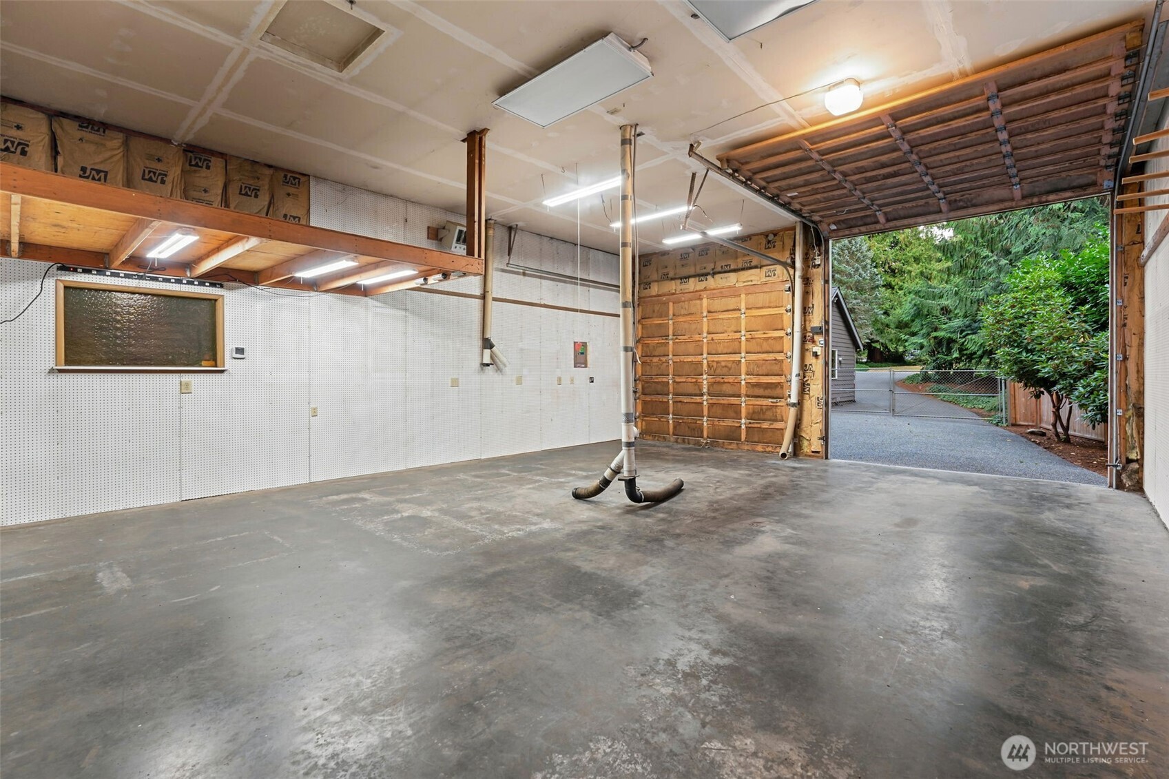 property viewer photo 36