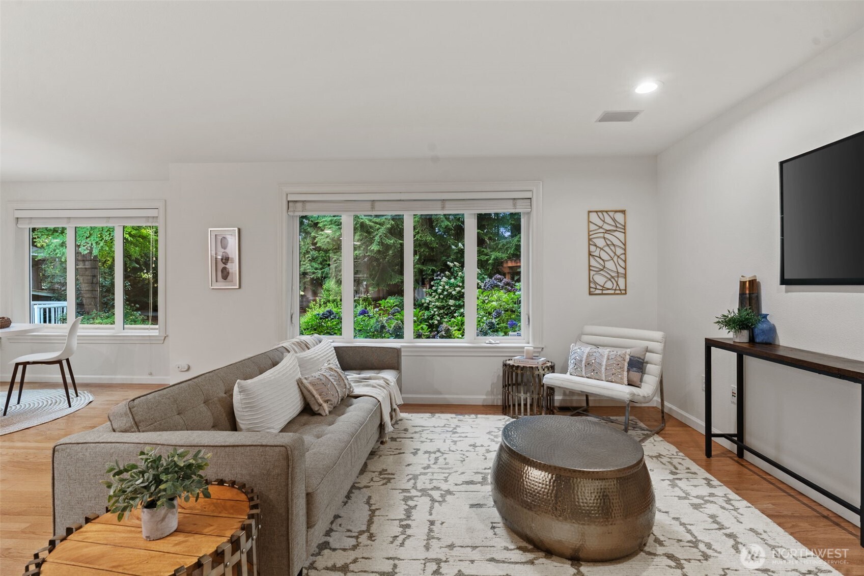 property viewer photo 8