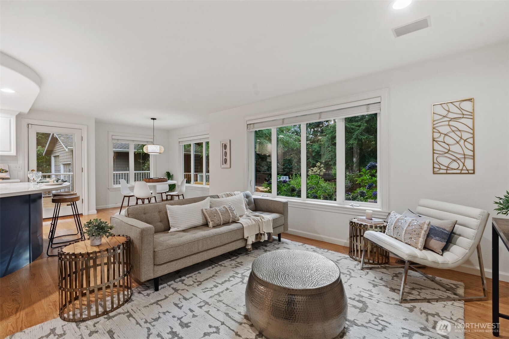 property viewer photo 9
