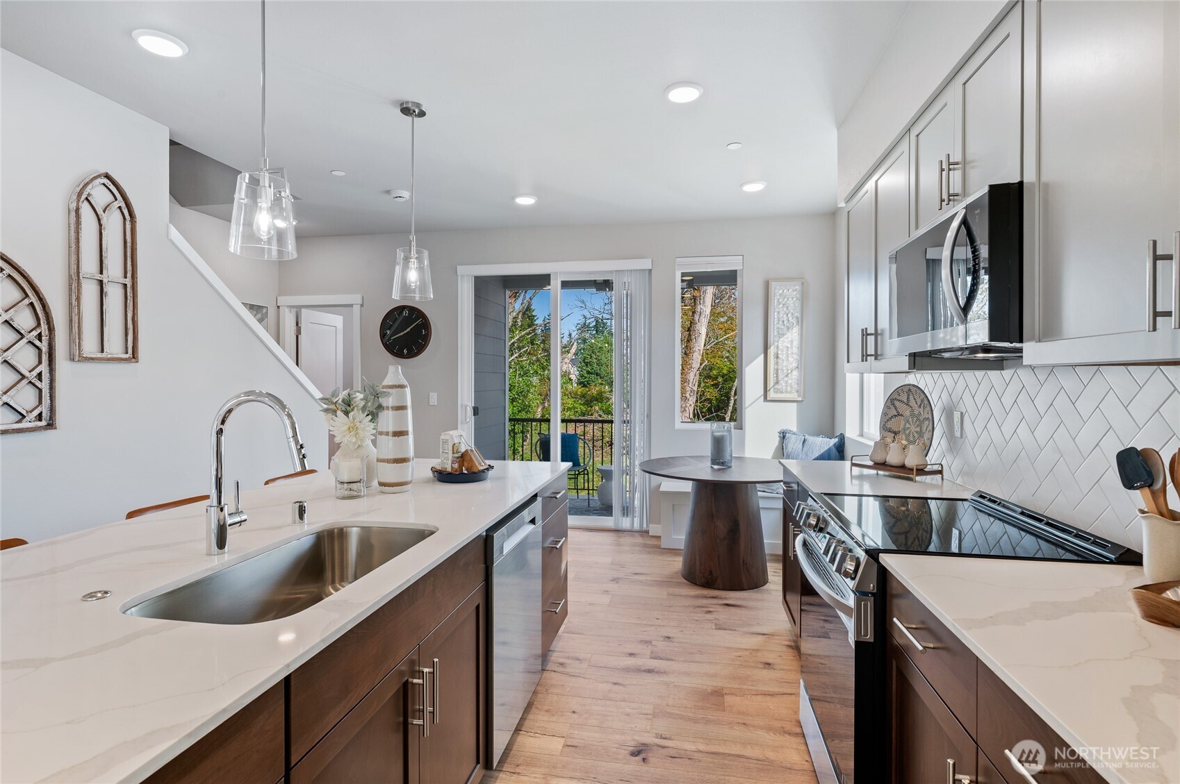 property viewer photo 6