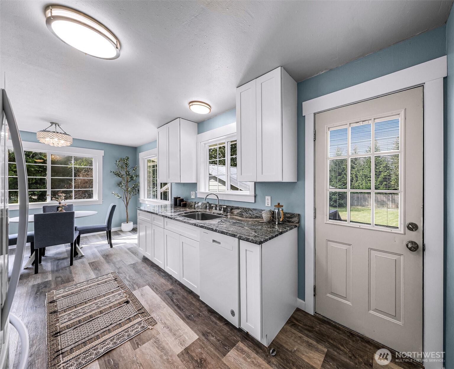 property viewer photo 18
