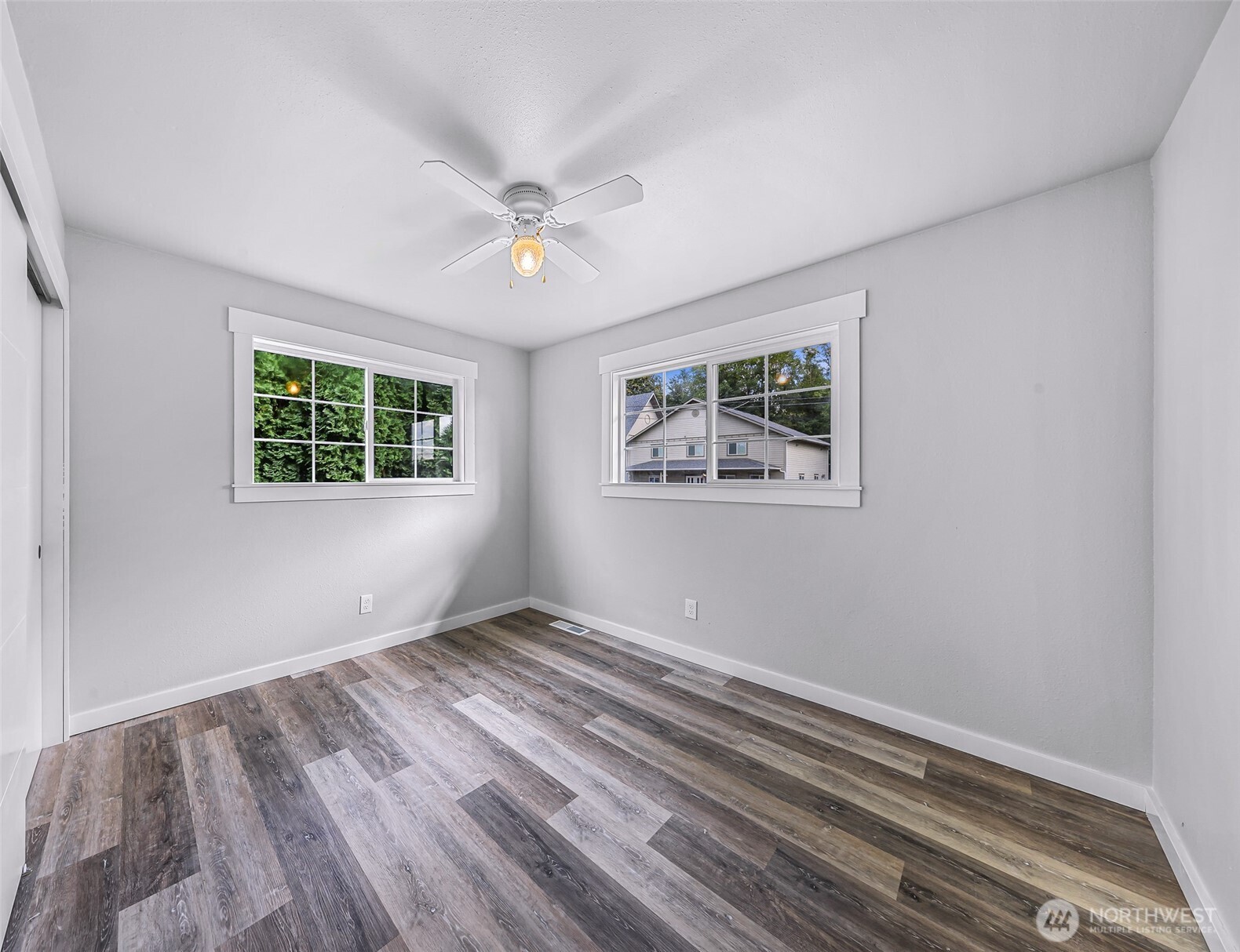 property viewer photo 23