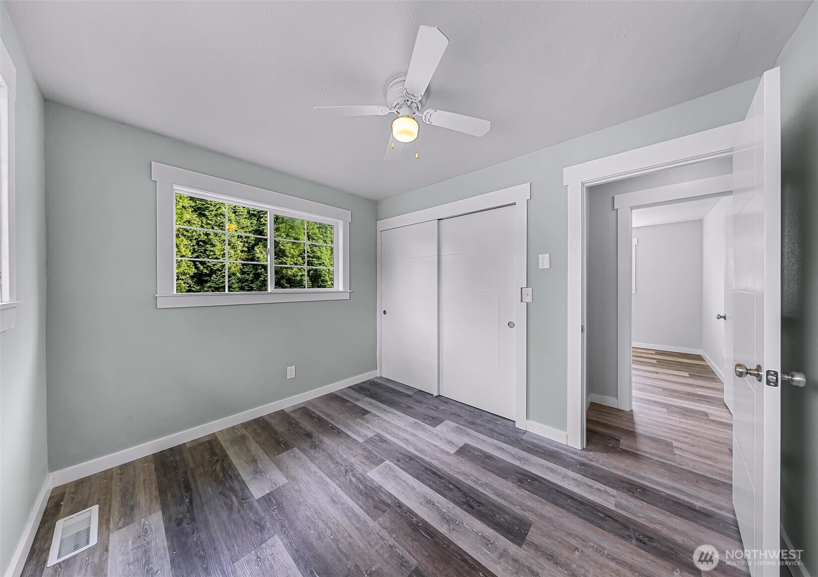 property viewer photo 25
