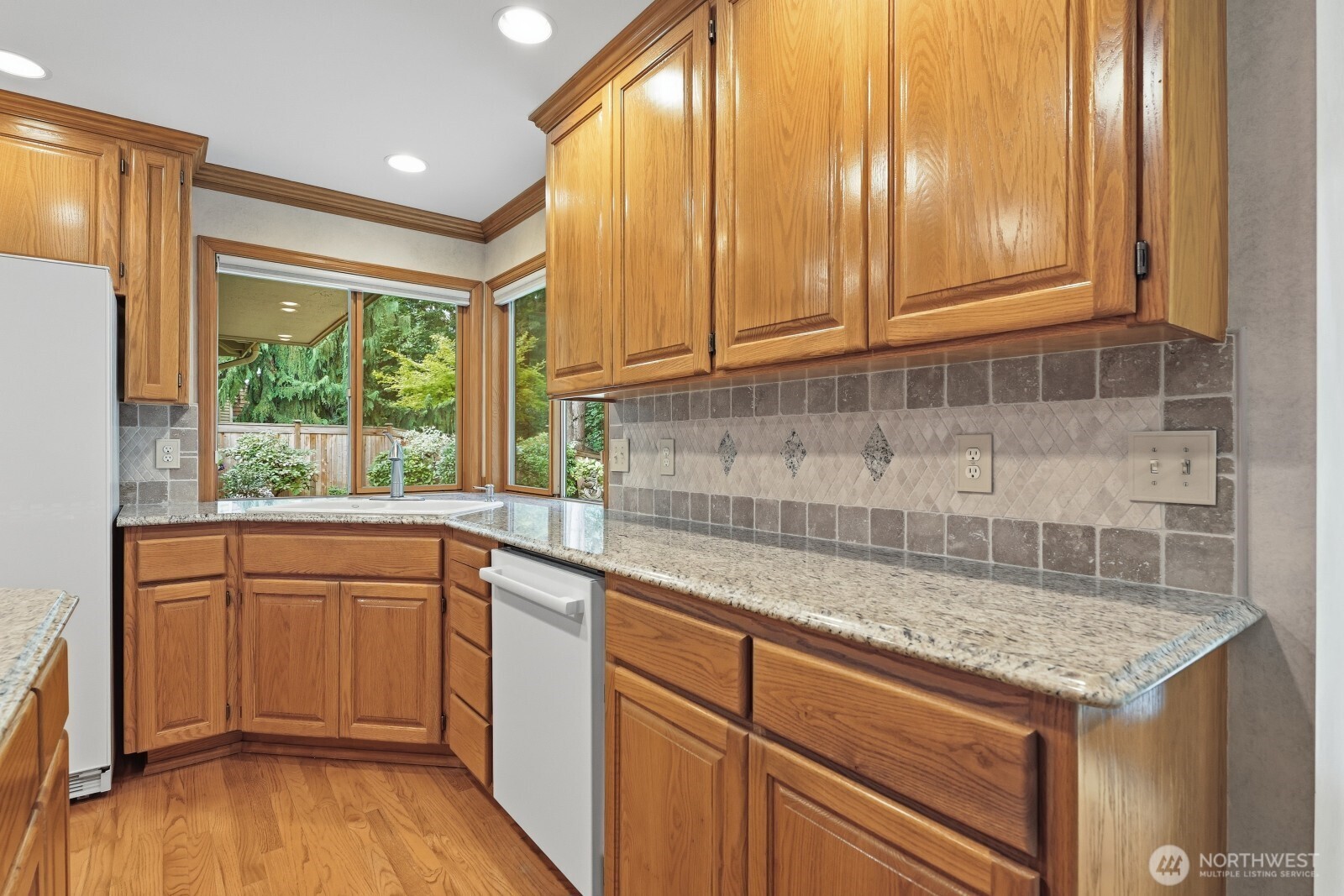 property viewer photo 12