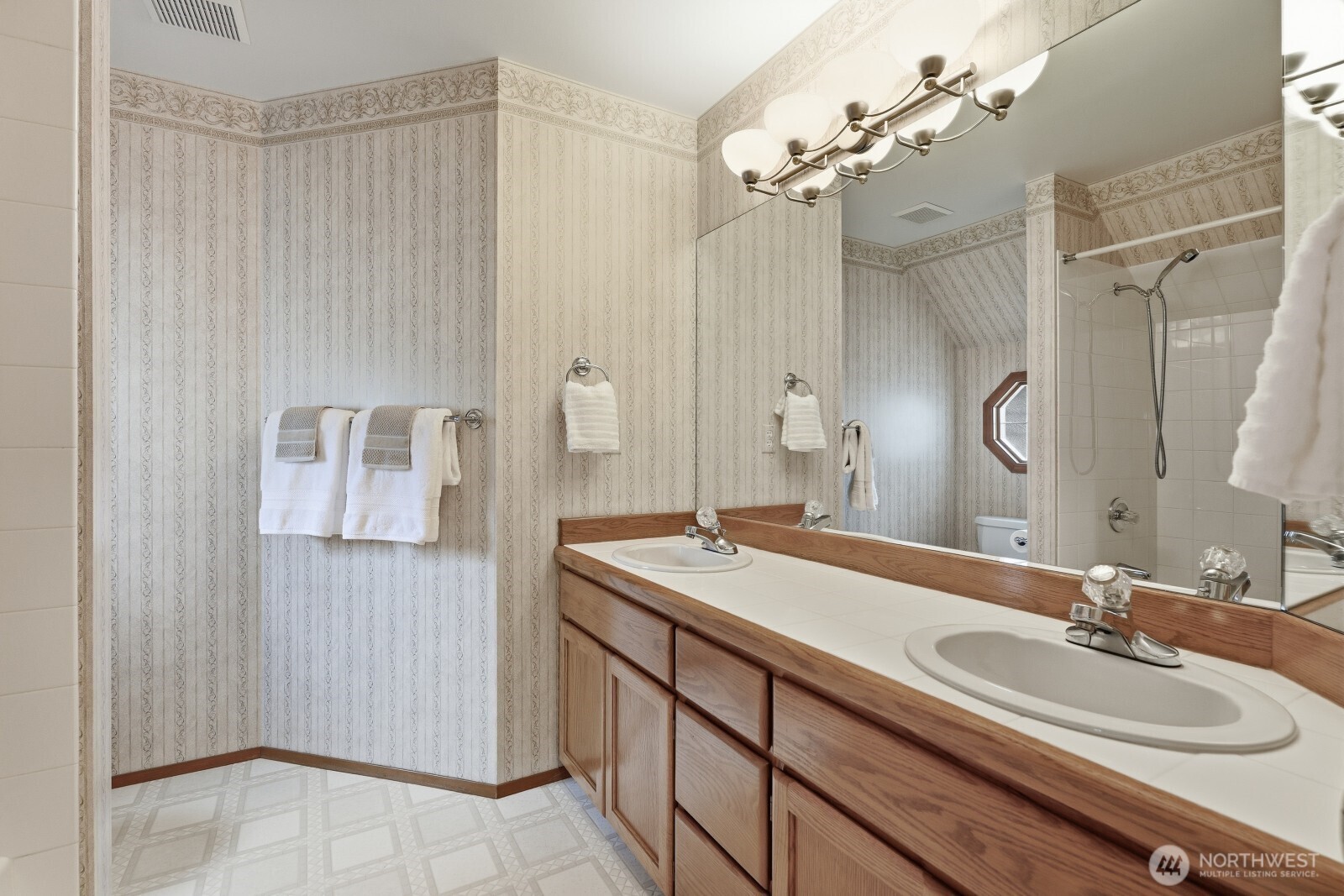 property viewer photo 26